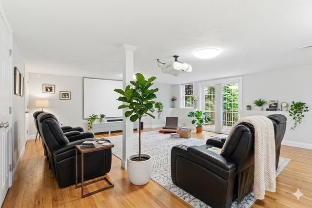 37 Jefferson Dr 37, Lexington, MA 02420
