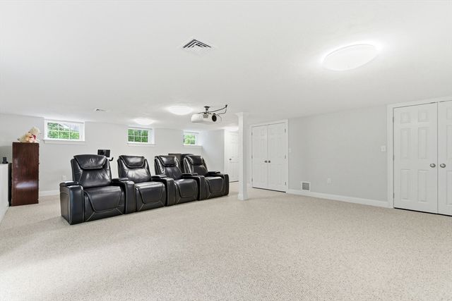 37 Jefferson Dr 37, Lexington, MA 02420