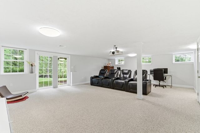 37 Jefferson Dr 37, Lexington, MA 02420