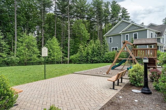 37 Jefferson Dr 37, Lexington, MA 02420