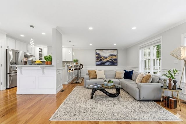 37 Jefferson Dr 37, Lexington, MA 02420