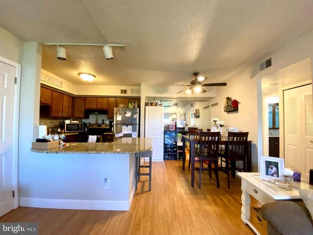 5200 HILLTOP DR, Brookhaven, PA 19015