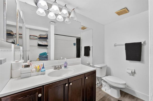 3053 N Oakland Forest Dr 103, Oakland Park, FL 33309