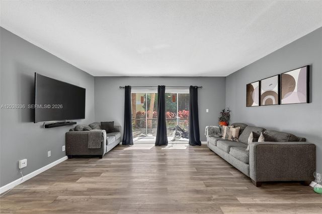 3053 N Oakland Forest Dr 103, Oakland Park, FL 33309