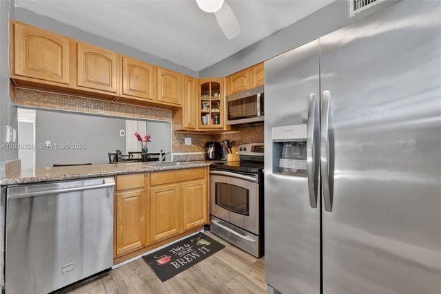 3053 N Oakland Forest Dr 103, Oakland Park, FL 33309
