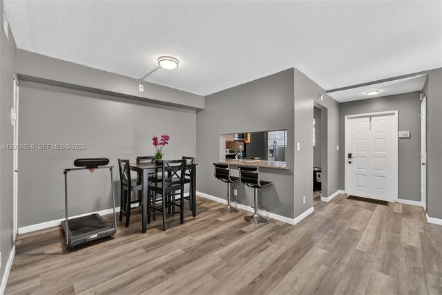 3053 N Oakland Forest Dr 103, Oakland Park, FL 33309