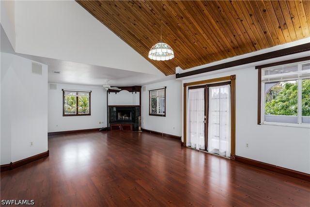 4045 Skyway DR, Naples, FL 34112
