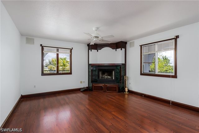 4045 Skyway DR, Naples, FL 34112