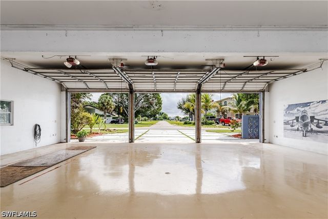4045 Skyway DR, Naples, FL 34112