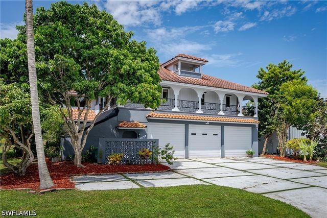 4045 Skyway DR, Naples, FL 34112