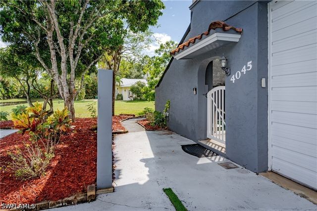 4045 Skyway DR, Naples, FL 34112