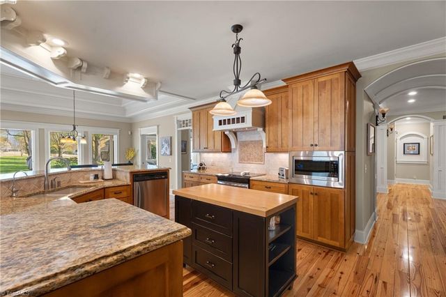 1106 Riverbend Drive, Bermuda Run, NC 27006