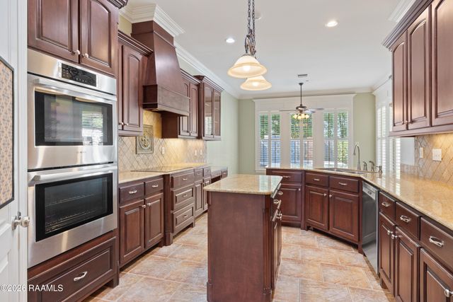 104 Mission Hills Drive, Broussard, LA 70518