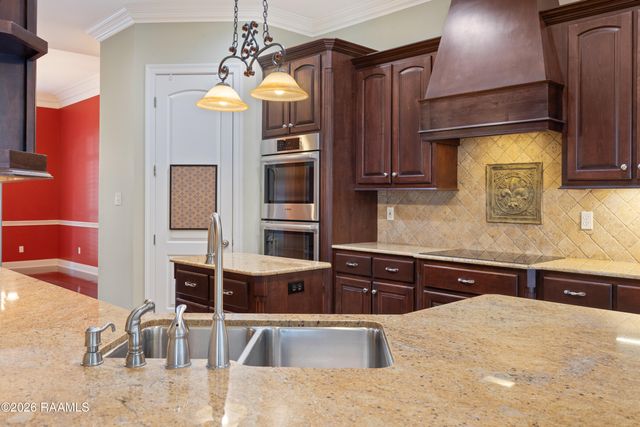 104 Mission Hills Drive, Broussard, LA 70518