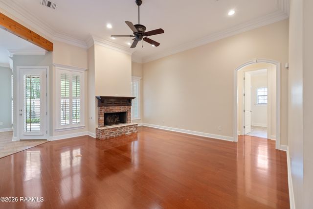 104 Mission Hills Drive, Broussard, LA 70518