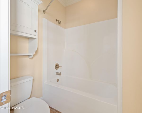 104 Mission Hills Drive, Broussard, LA 70518