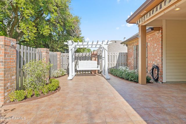 104 Mission Hills Drive, Broussard, LA 70518