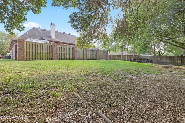 104 Mission Hills Drive, Broussard, LA 70518