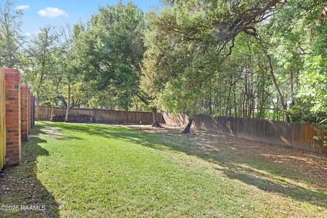 104 Mission Hills Drive, Broussard, LA 70518