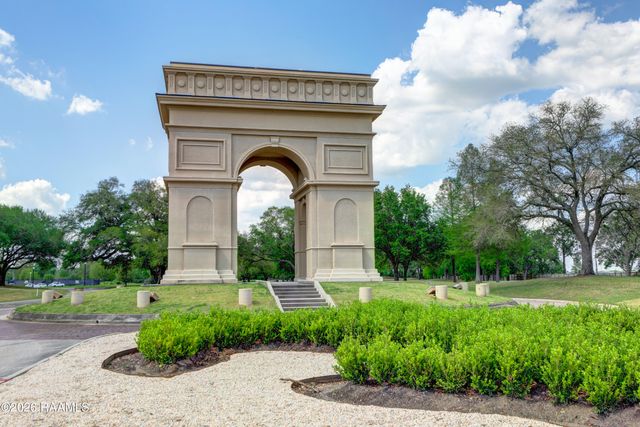 104 Mission Hills Drive, Broussard, LA 70518