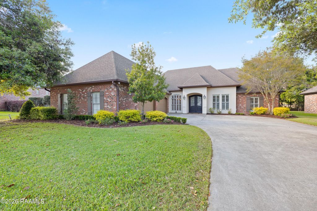 104 Mission Hills Drive, Broussard, LA 70518