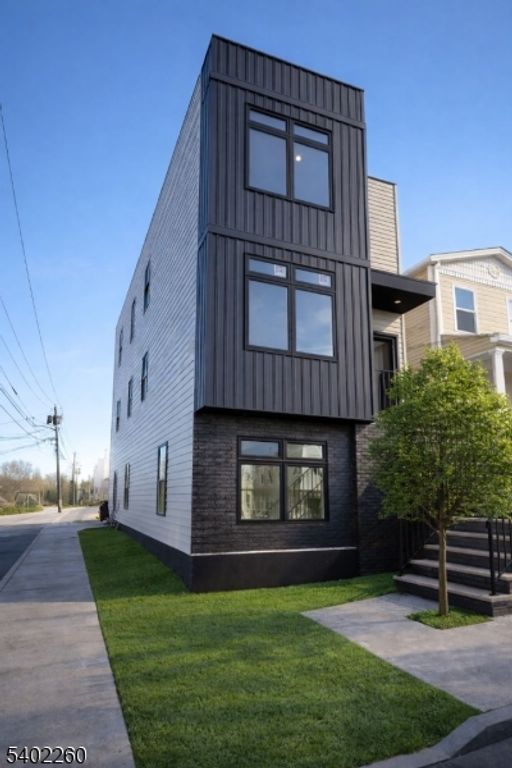 57 Rosa park BLVD 2, Paterson City, NJ 07524