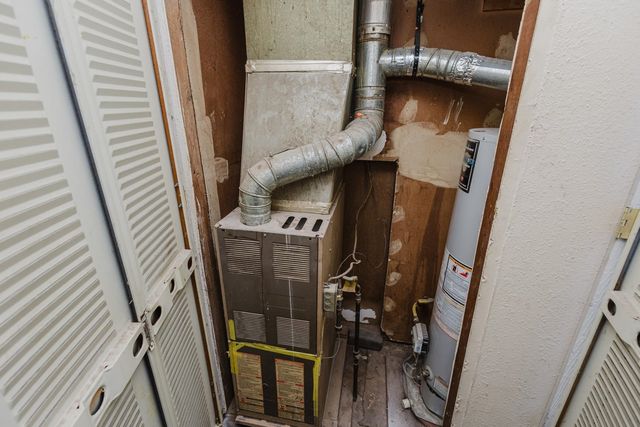 1925 N Lorraine, Wichita, KS 67214