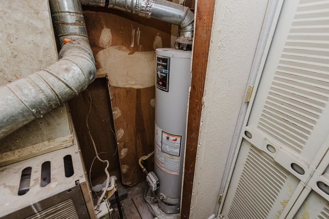 1925 N Lorraine, Wichita, KS 67214