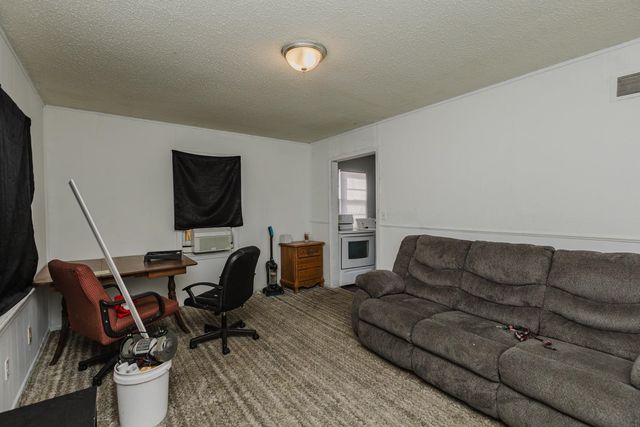 1925 N Lorraine, Wichita, KS 67214