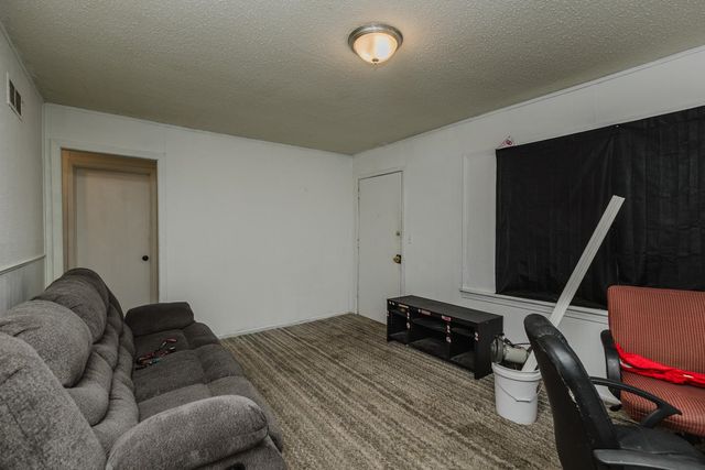 1925 N Lorraine, Wichita, KS 67214