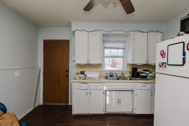 1925 N Lorraine, Wichita, KS 67214