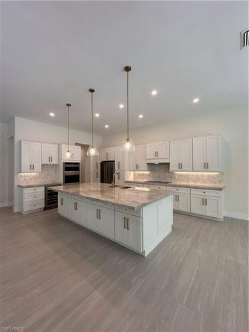 382 39th AVE NE, Naples, FL 34120