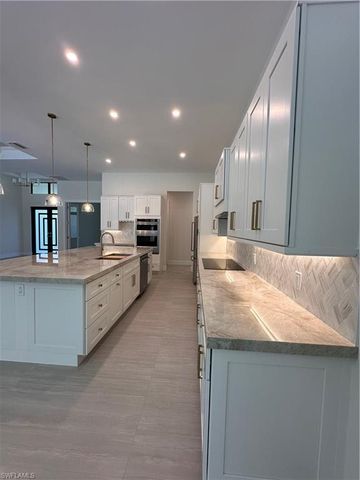 382 39th AVE NE, Naples, FL 34120