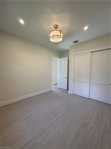 382 39th AVE NE, Naples, FL 34120