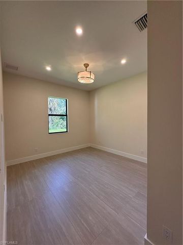 382 39th AVE NE, Naples, FL 34120