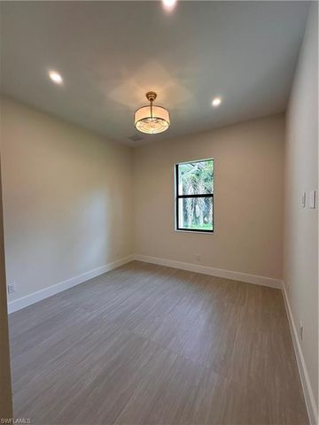 382 39th AVE NE, Naples, FL 34120