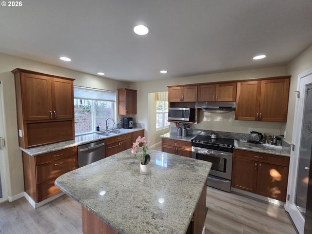 15721 Nw HACKNEY Dr, Portland, OR 97229