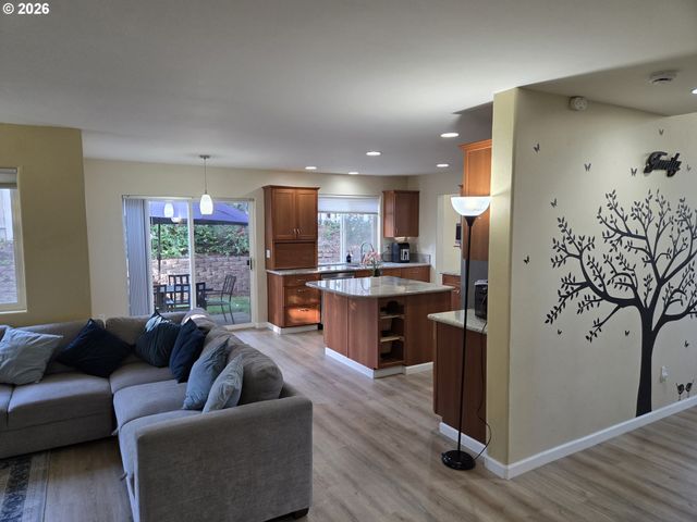 15721 Nw HACKNEY Dr, Portland, OR 97229