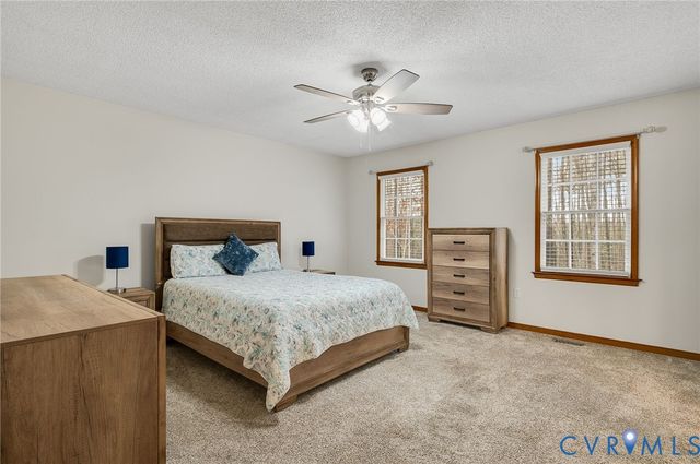 11118 Warwick Dr, Petersburg, VA 23805