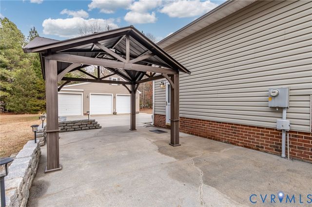 11118 Warwick Dr, Petersburg, VA 23805