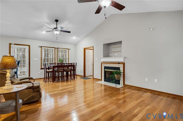 11118 Warwick Dr, Petersburg, VA 23805