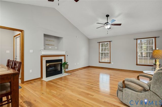 11118 Warwick Dr, Petersburg, VA 23805