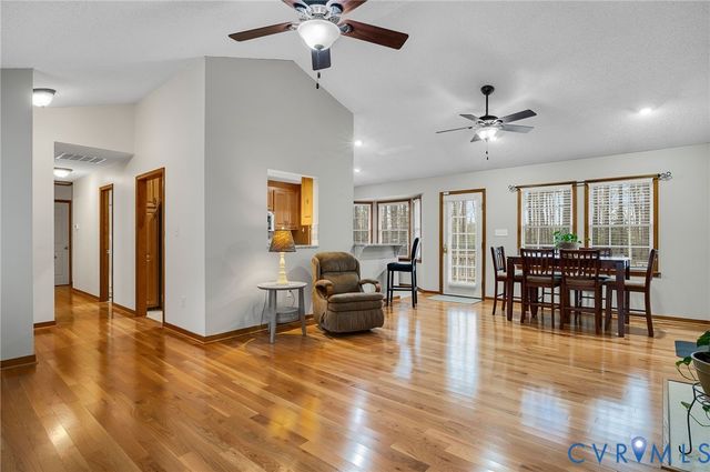 11118 Warwick Dr, Petersburg, VA 23805