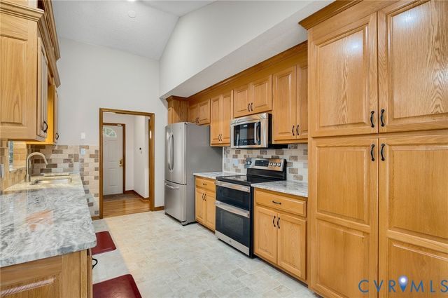 11118 Warwick Dr, Petersburg, VA 23805