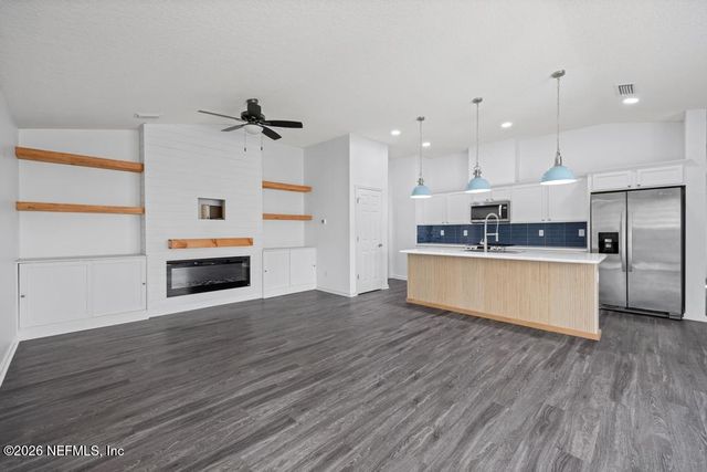 9726 BRIDGEWAY Avenue, Jacksonville, FL 32222