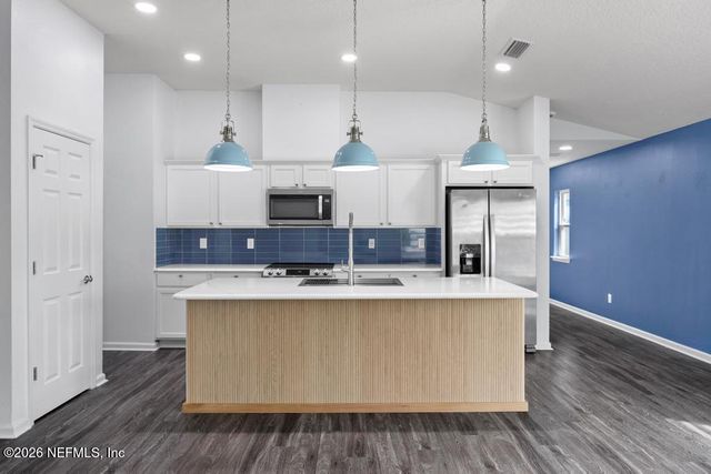 9726 BRIDGEWAY Avenue, Jacksonville, FL 32222