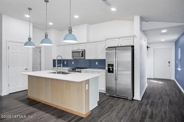 9726 BRIDGEWAY Avenue, Jacksonville, FL 32222