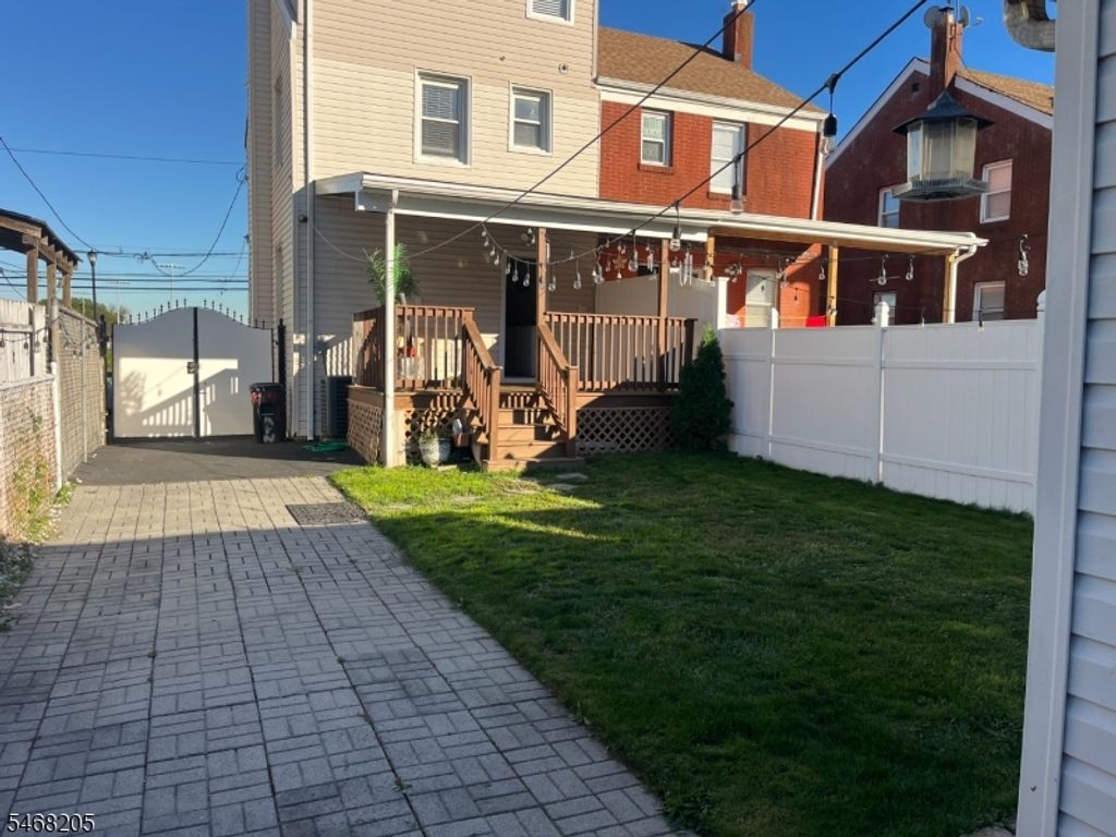 619 Arnett St, Elizabeth City, NJ 07202 — photo 2
