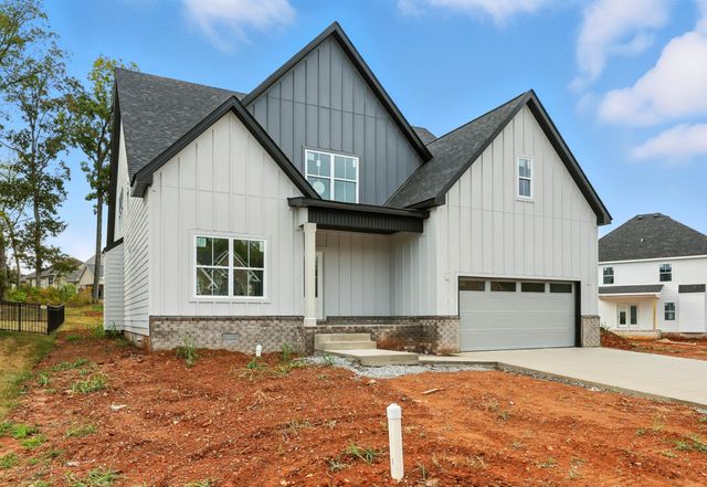 1758 Oak Forest Dr, Clarksville, TN 37043