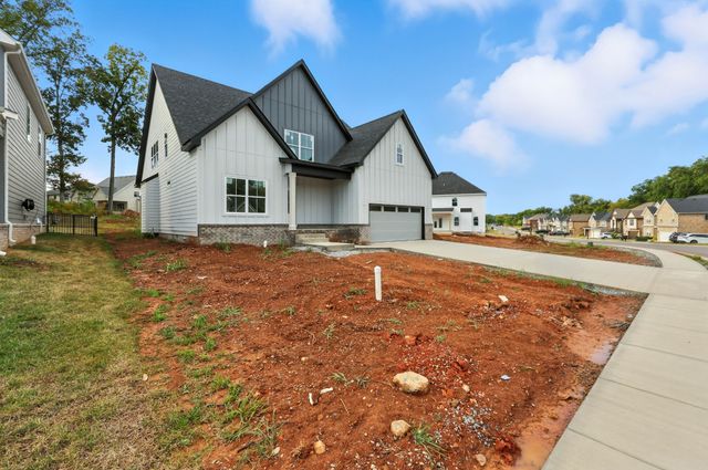 1758 Oak Forest Dr, Clarksville, TN 37043